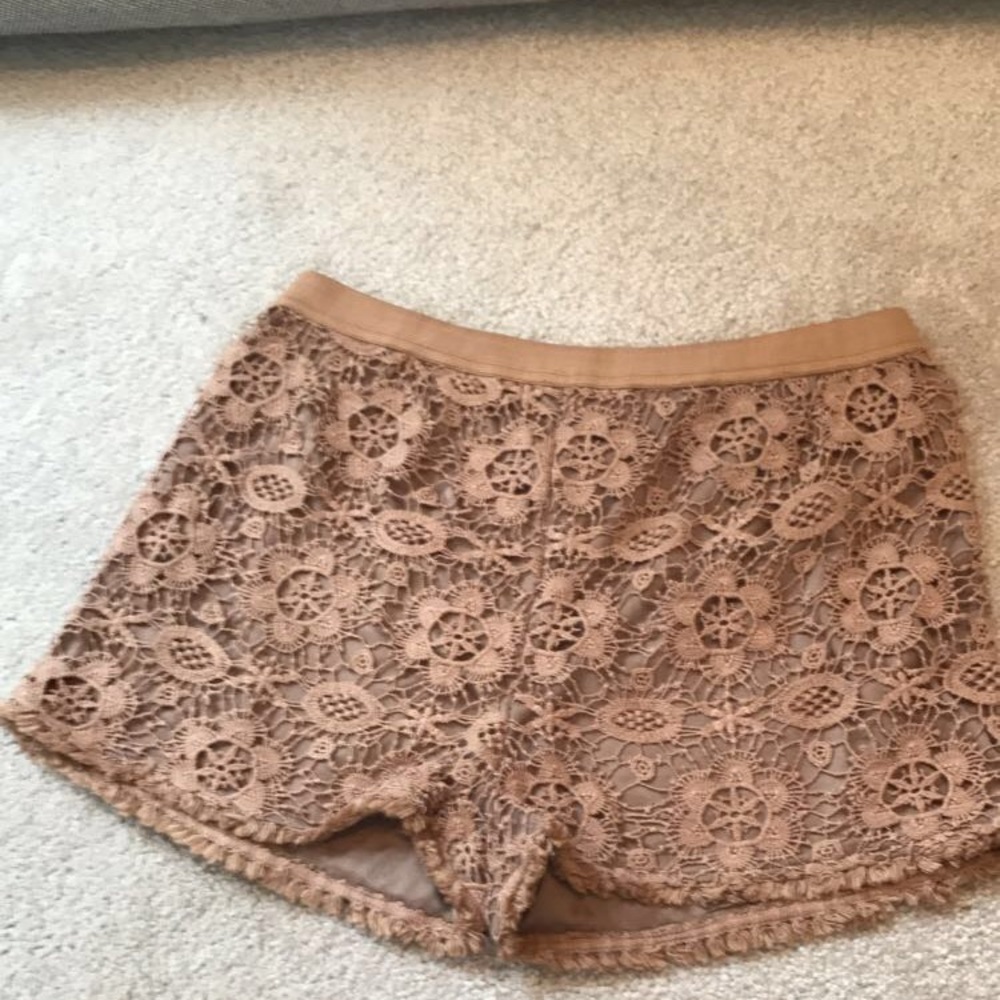 Tan lace shorts NWT